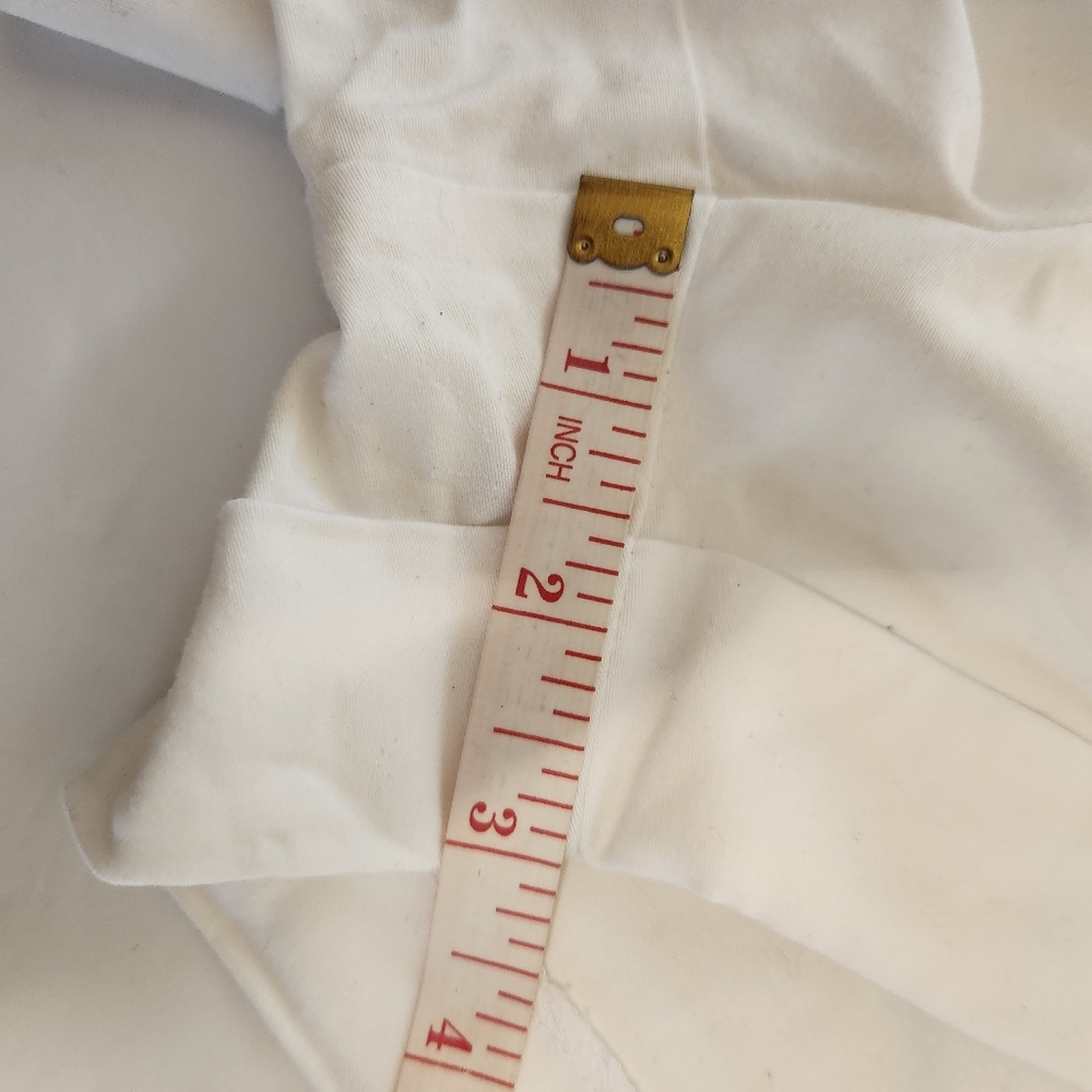 Cuffed Hem White Shorts - Picture 9 of 10